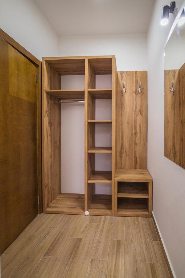 Apart hotel Zoe Pirot Buitenkant foto